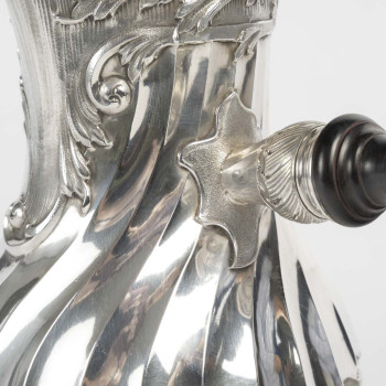 L. LAPAR – Solid silver coffee pot with a detachable wooden handle, in its original case, circa...