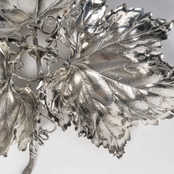Gianmaria Buccellati – Sterling silver centerpiece with three vine leaves