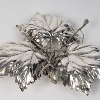 Gianmaria Buccellati – Sterling silver centerpiece with three vine leaves