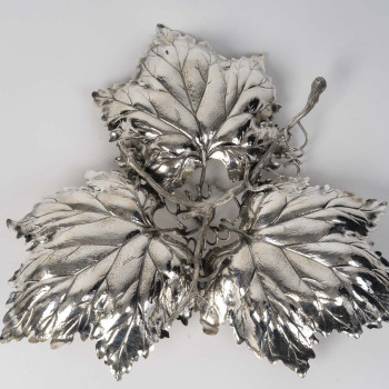 Gianmaria Buccellati - Centre de table en argent massif à trois feuilles de vigne
