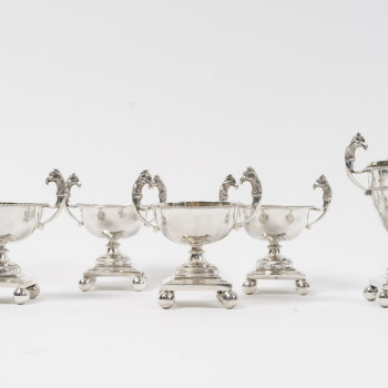 FRANCOIS FROMENT  - SET DE CINQ PIÈCES À CONDIMENTS EN ARGENT MASSIF, ÉPOQUE CONSULAT – PREMIER...