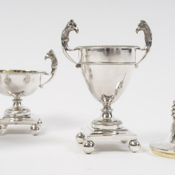 FRANCOIS FROMENT  - SET DE CINQ PIÈCES À CONDIMENTS EN ARGENT MASSIF, ÉPOQUE CONSULAT – PREMIER...