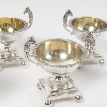 FRANCOIS FROMENT  - SET DE CINQ PIÈCES À CONDIMENTS EN ARGENT MASSIF, ÉPOQUE CONSULAT – PREMIER...