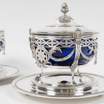 RISLER & CARRÉ – Pair of covered sweetmeat dishes in solid silver and cobalt blue glass – late 19th