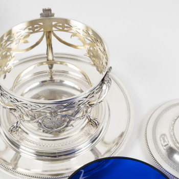 RISLER & CARRÉ - Paire de drageoirs couverts en argent massif et verre bleu cobalt – fin du XIXᵉ...