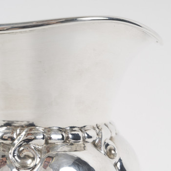 GEORG JENSEN - Pichet à eau - modèle 7A, dit Melon Pitcher, créé en 1907. Danemark, XXe siècle