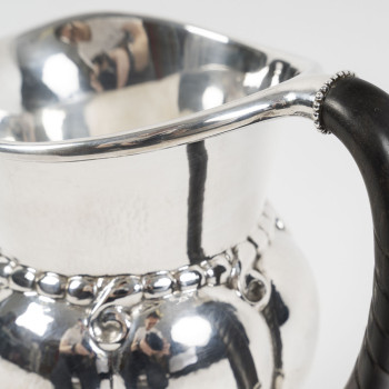 GEORG JENSEN - Pichet à eau - modèle 7A, dit Melon Pitcher, créé en 1907. Danemark, XXe siècle