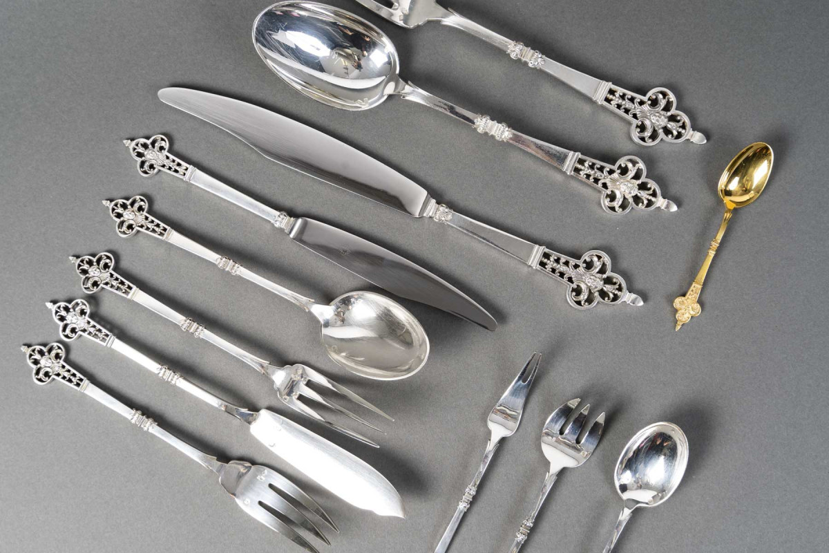 CCHRISTOFLE & CARDEILHAC - Solid silver flatware set, 143 pieces, "Renaissance" pattern - Late...