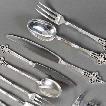 CCHRISTOFLE & CARDEILHAC - Solid silver flatware set, 143 pieces, "Renaissance" pattern - Late...