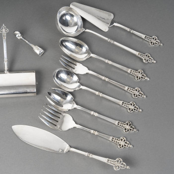 CCHRISTOFLE & CARDEILHAC - Solid silver flatware set, 143 pieces, "Renaissance" pattern - Late...