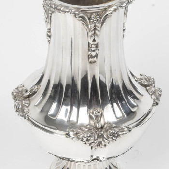 OLIER & CARON – Late 19th-century solid silver vase
