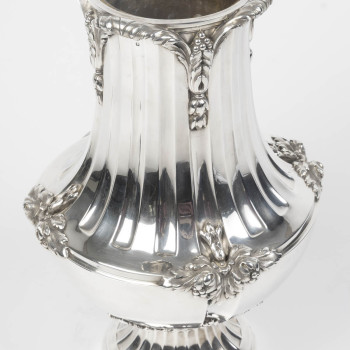 OLIER & CARON – Late 19th-century solid silver vase