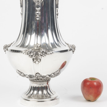 OLIER & CARON – Vase en argent massif fin du XIXe siècle