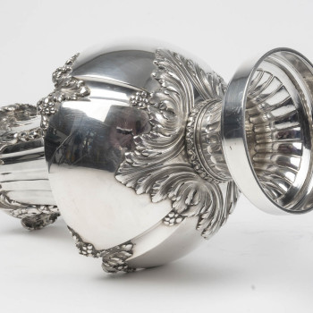 OLIER & CARON – Late 19th-century solid silver vase