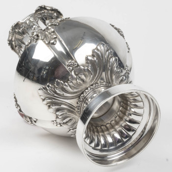OLIER & CARON – Late 19th-century solid silver vase