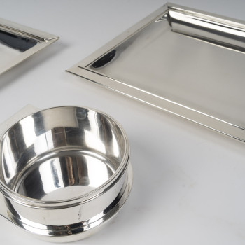 J. E. PUIFORCAT- Set of 2 dishes and sauce boat - “Trouville” model, ART DECO Circa 1925