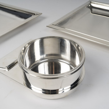 J. E. PUIFORCAT- Set of 2 dishes and sauce boat - “Trouville” model, ART DECO 1921-1922