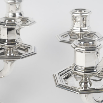 CHRISTOFLE – Pair of 5-light solid silver candelabra, Art Deco period, circa 1940