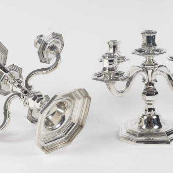 CHRISTOFLE – Pair of 5-light solid silver candelabra, Art Deco period, circa 1940