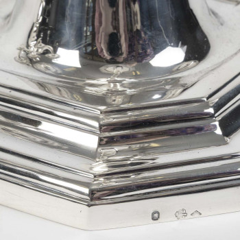 CHRISTOFLE – Pair of 5-light solid silver candelabra, Art Deco period, circa 1940
