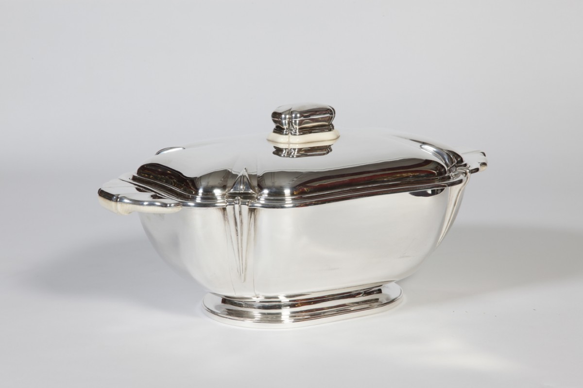 Goldsmith R. Ruys - Centerpiece in solid silver Art Deco twentieth