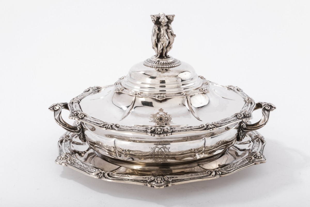 Goldsmith ODIOT - Vegetable dish on its platter in solid silver XIXth