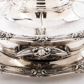 Goldsmith ODIOT - Vegetable dish on its platter in solid silver XIXth