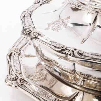 Goldsmith ODIOT - Vegetable dish on its platter in solid silver XIXth