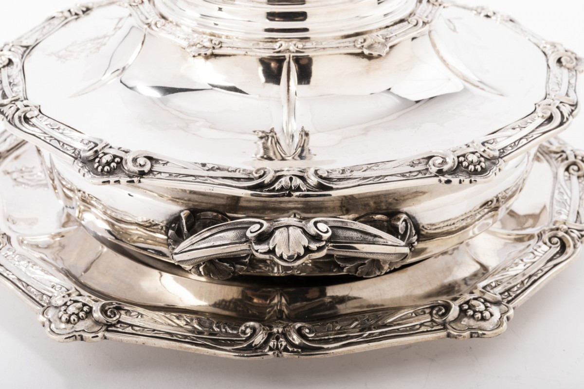 Goldsmith ODIOT - Vegetable dish on its platter in solid silver XIXth