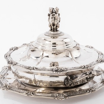 Goldsmith ODIOT - Vegetable dish on its platter in solid silver XIXth