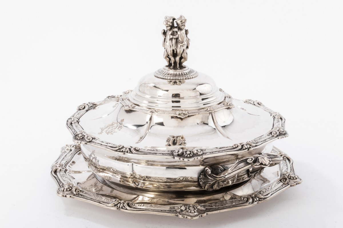 Goldsmith ODIOT - Vegetable dish on its platter in solid silver XIXth