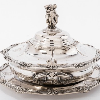 Goldsmith ODIOT - Vegetable dish on its platter in solid silver XIXth