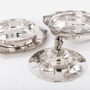 Goldsmith ODIOT - Vegetable dish on its platter in solid silver XIXth