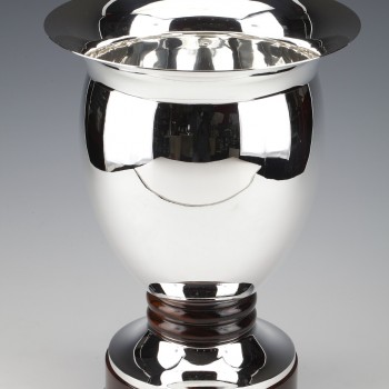 Solid silver vase made by the Brussels silversmith SIMONET