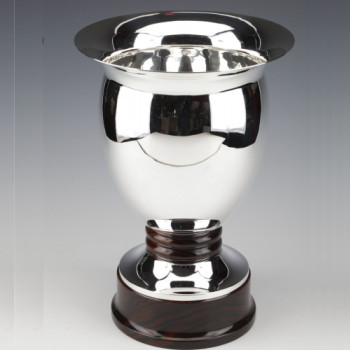 Solid silver vase made by the Brussels silversmith SIMONET