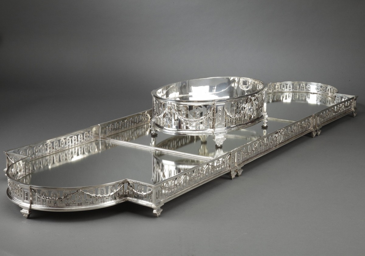 Goldsmith QUEILLE - Surtout of table and its planter in solid silver XIXth