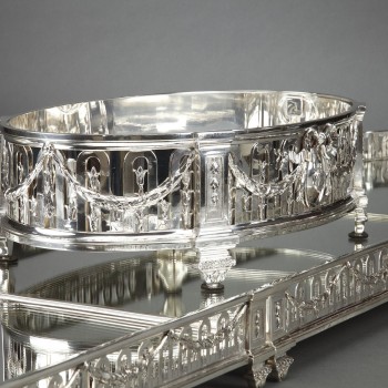 Goldsmith QUEILLE - Surtout of table and its planter in solid silver XIXth