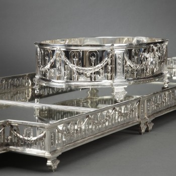 Goldsmith QUEILLE - Surtout of table and its planter in solid silver XIXth