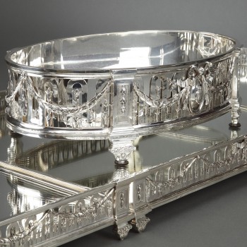 Goldsmith QUEILLE - Surtout of table and its planter in solid silver XIXth