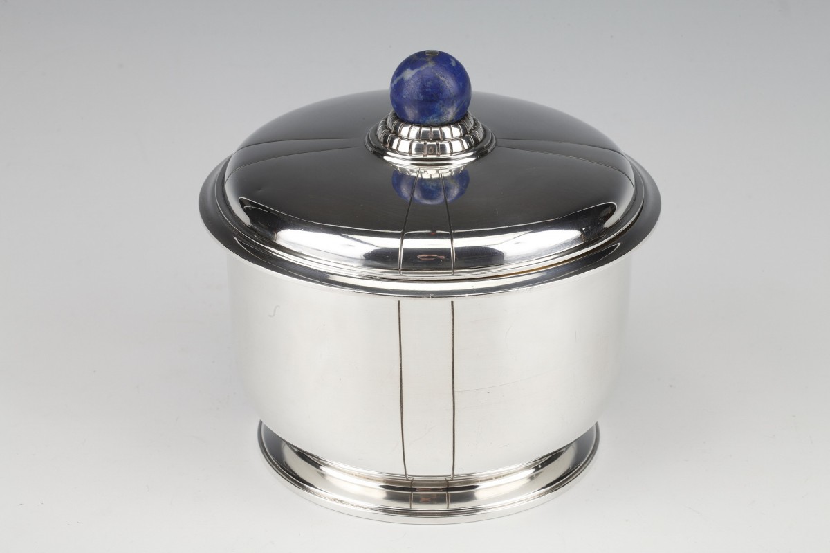 Jean Elisée PUIFORCAT - Covered pot in silver and Lapis Lazuli Art Deco