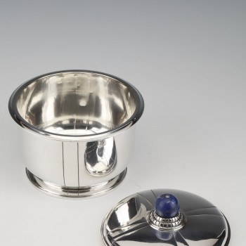 Jean Elisée PUIFORCAT - Covered pot in silver and Lapis Lazuli Art Deco