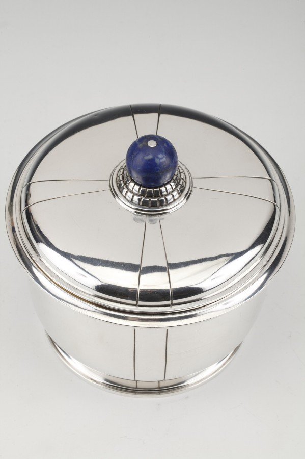 Jean Elisée PUIFORCAT - Covered pot in silver and Lapis Lazuli Art Deco