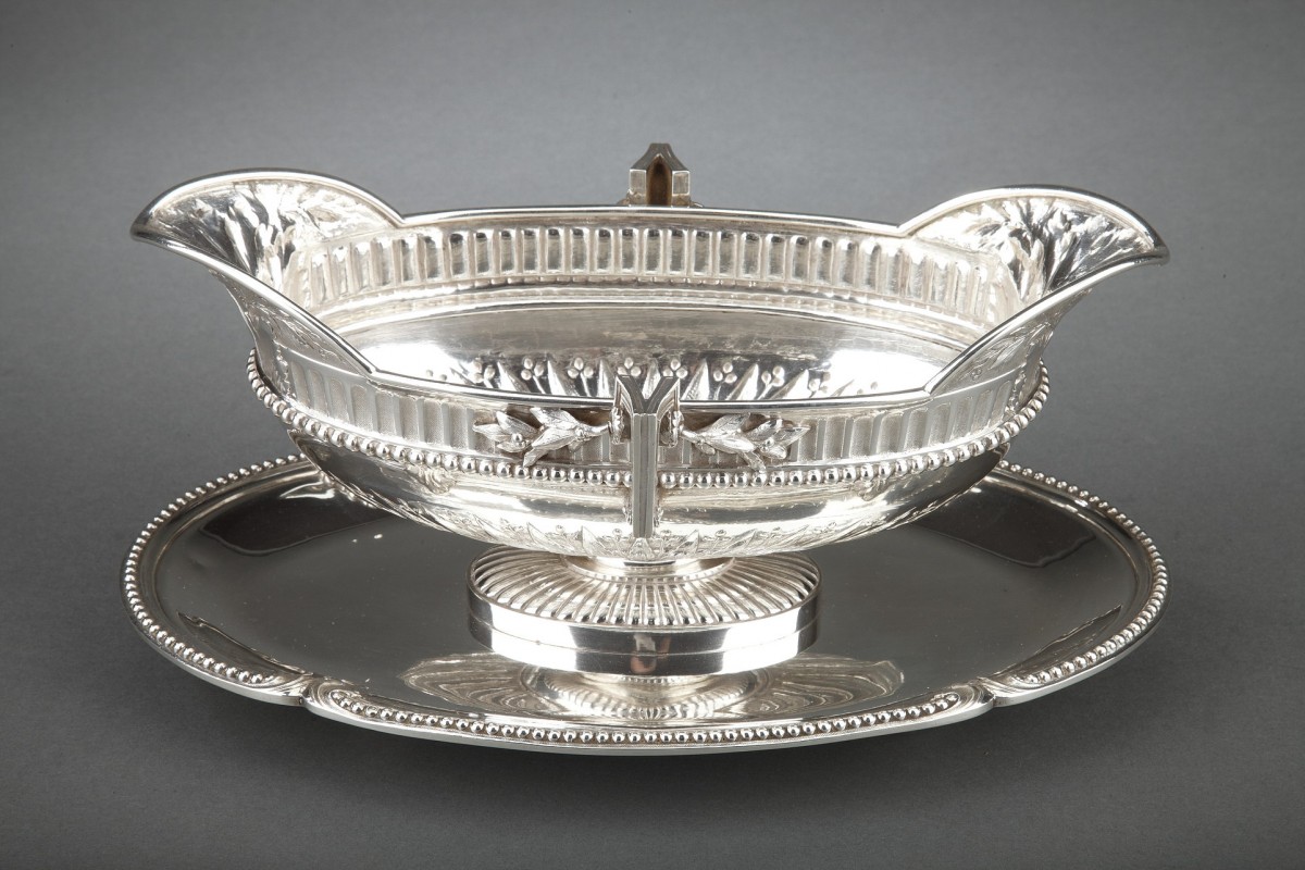 Gustave Odiot (1865-1894) – Saucière en argent massif sur son plateau XIXè