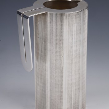 LELLA MASSIMO VIGNELLI - PITCHER in brushed solid silver XXth c. 1971