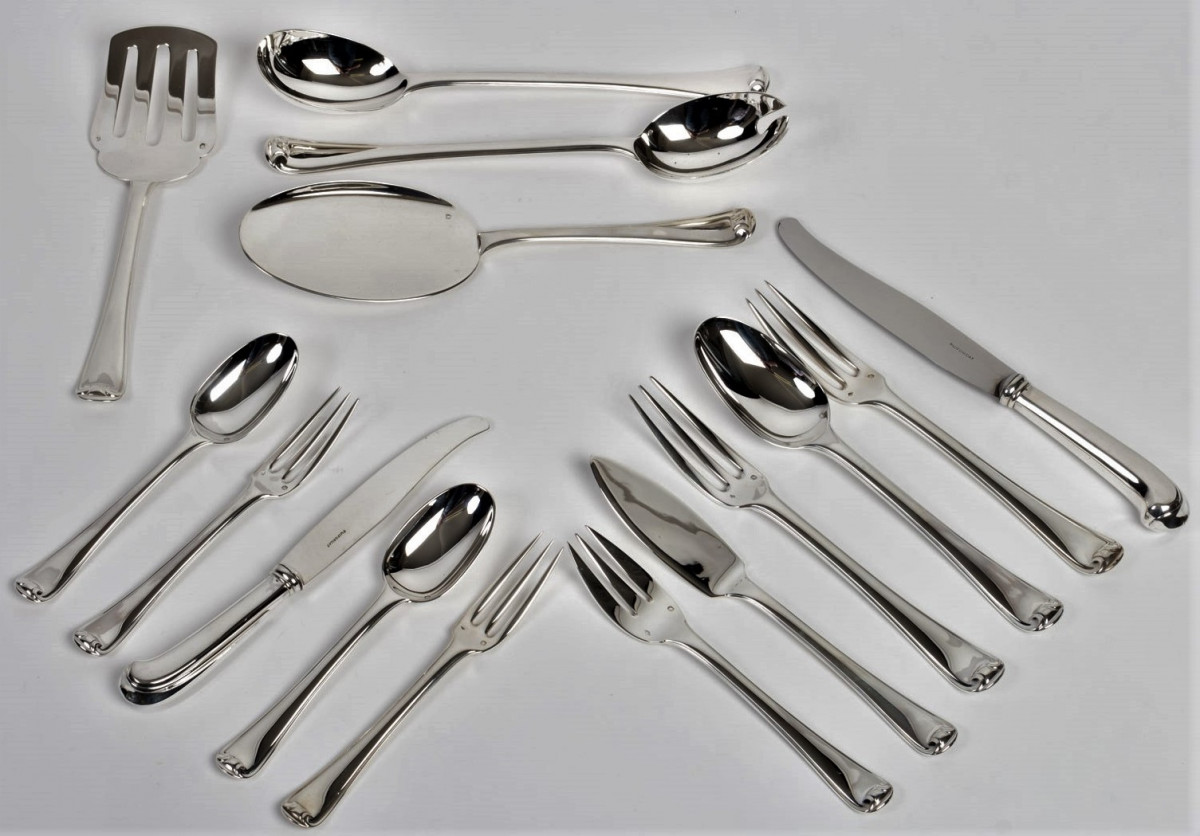 PUIFORCAT -MENAGERE DE COUVERTS +163 Pieces EN ARGENT MODELE MAZARIN  Circa 1930