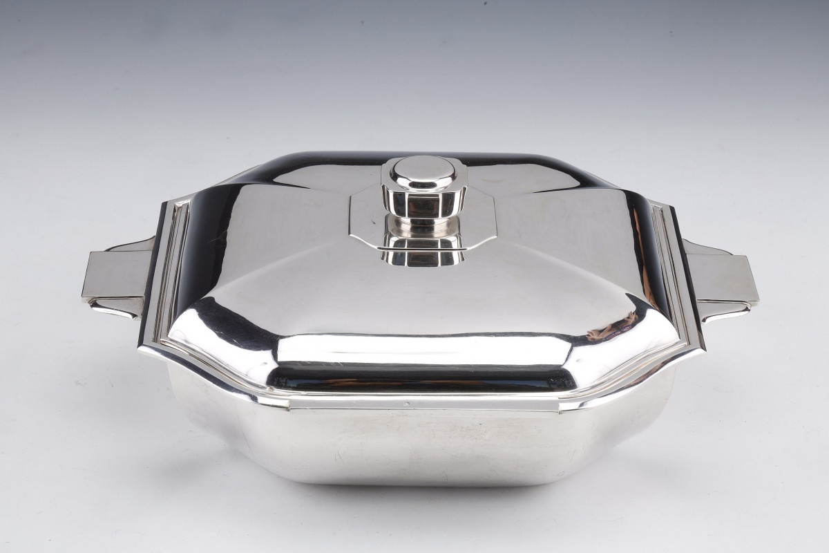 Silversmith CARDEILHAC - Covered vegetable dish in solid silver ART DECO  circa 1930