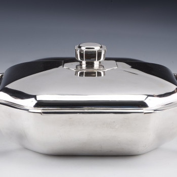 Silversmith CARDEILHAC - Covered vegetable dish in solid silver ART DECO  circa 1930