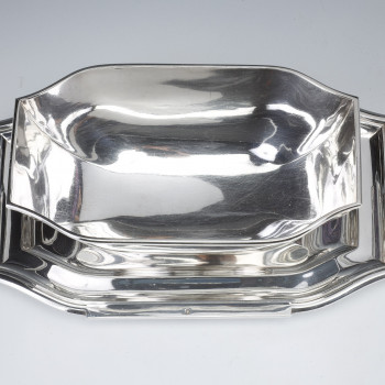 Goldsmith CARDEILHAC - Sauceboat on its adherent tray in silver ART DECO period