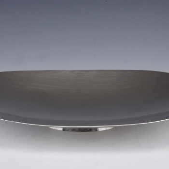 Oval fruit bowl in hammered silver XXth Zurich
