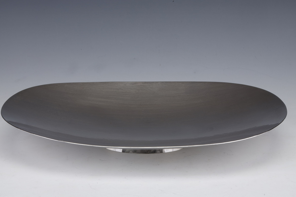 Oval fruit bowl in hammered silver XXth Zurich